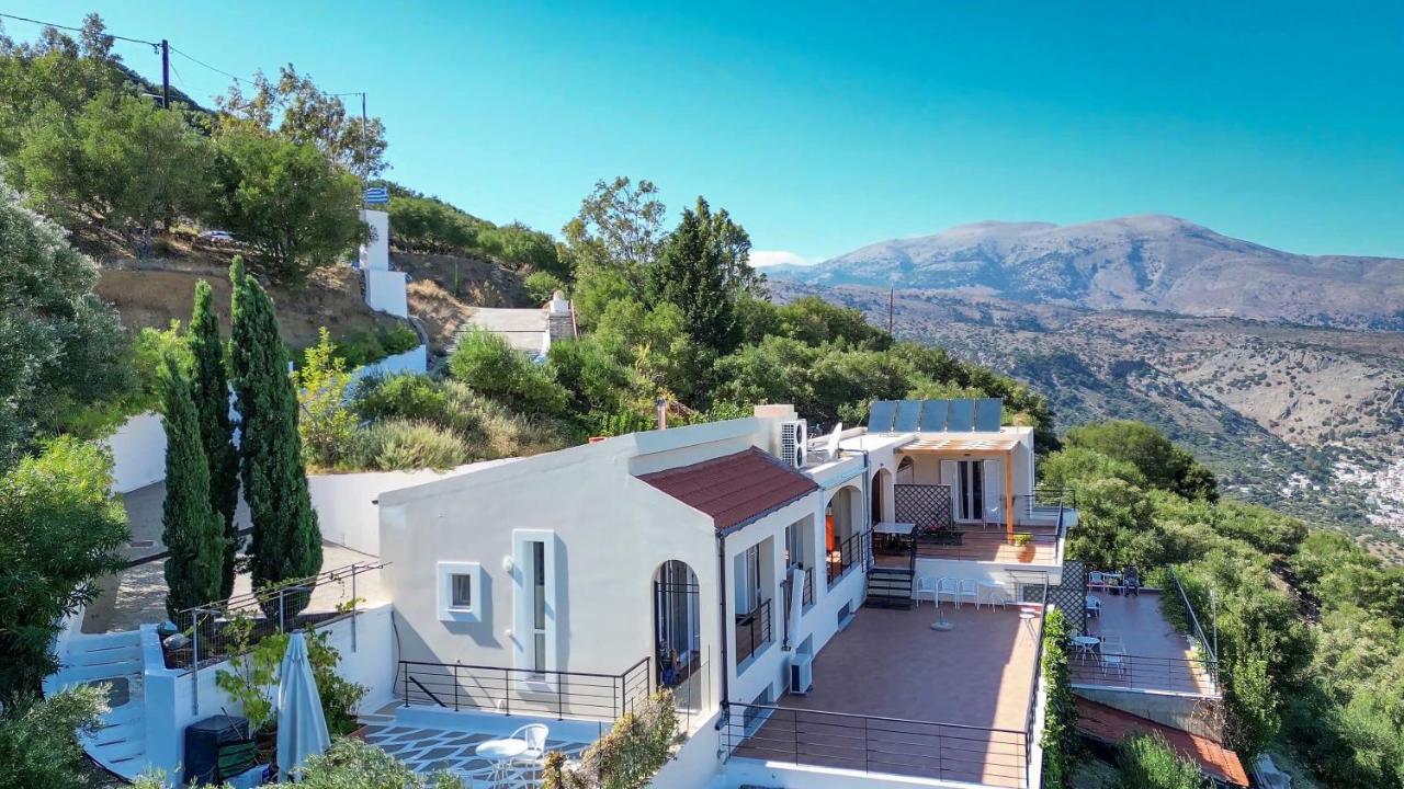 Villa Dio Petres Kroustas Esterno foto