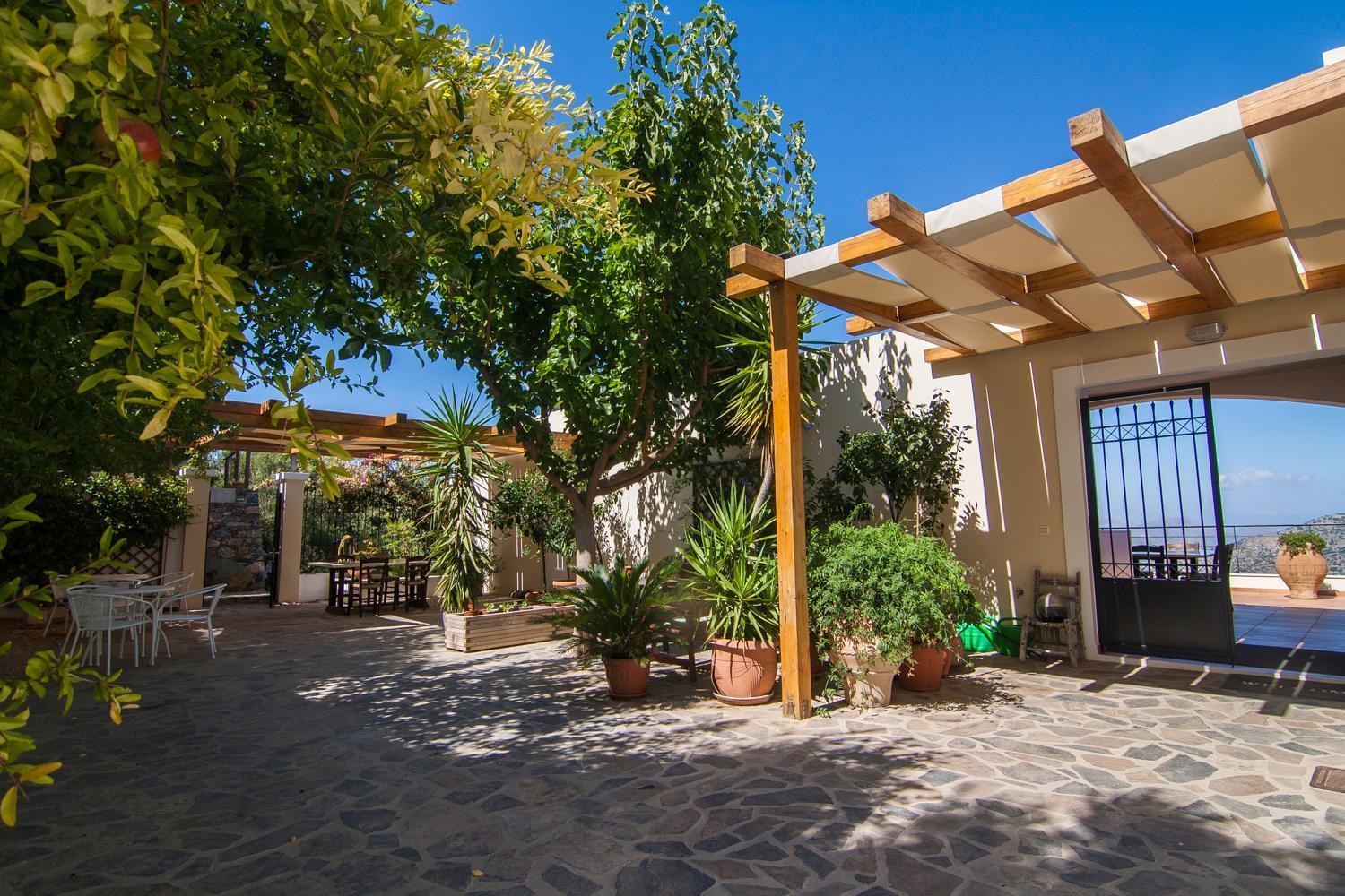 Villa Dio Petres Kroustas Esterno foto