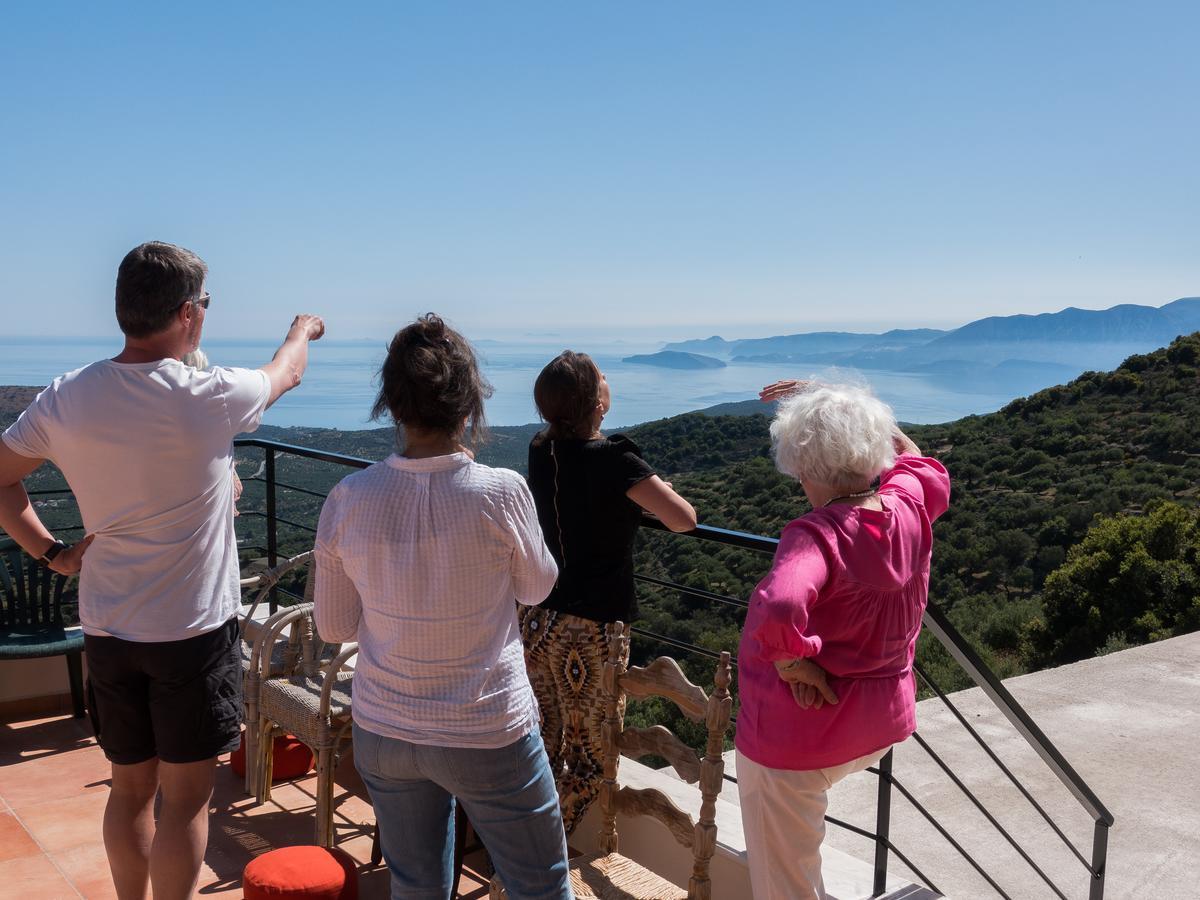 Villa Dio Petres Kroustas Esterno foto