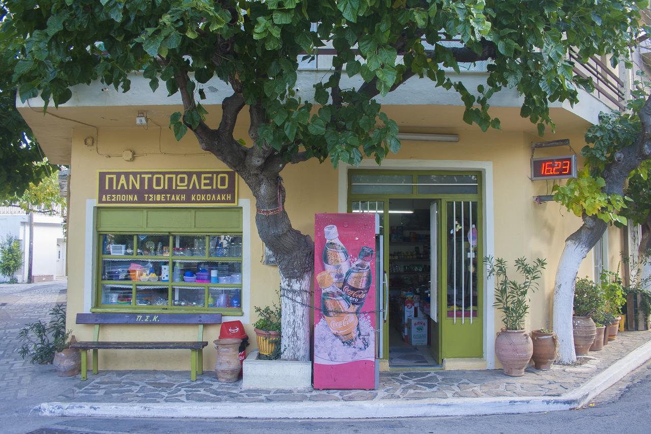 Villa Dio Petres Kroustas Esterno foto
