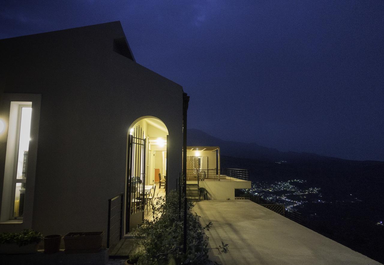 Villa Dio Petres Kroustas Esterno foto