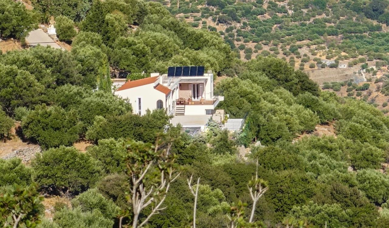 Villa Dio Petres Kroustas Esterno foto
