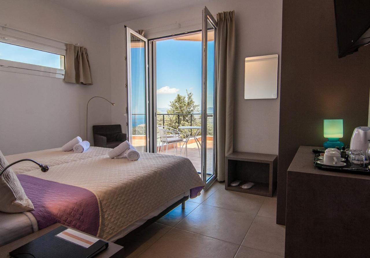 Villa Dio Petres Kroustas Esterno foto