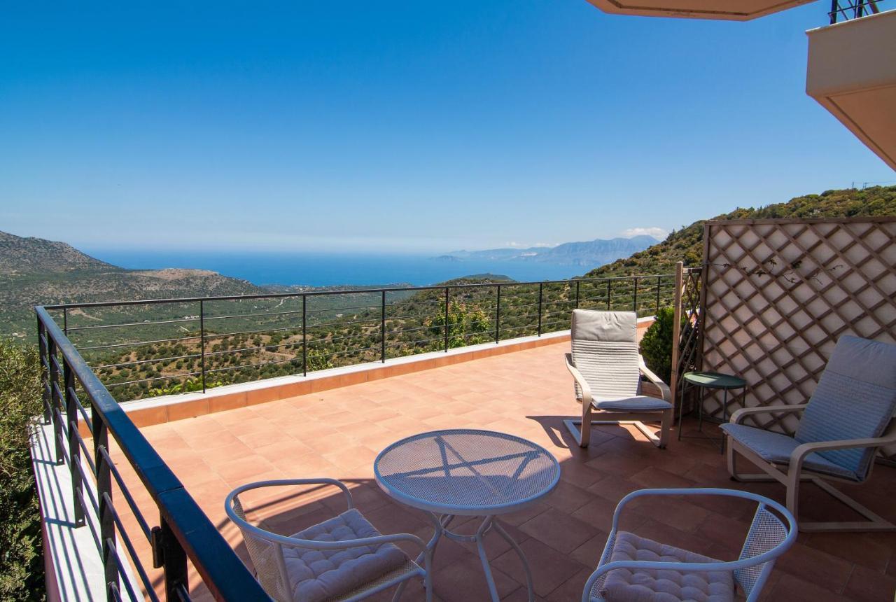 Villa Dio Petres Kroustas Esterno foto