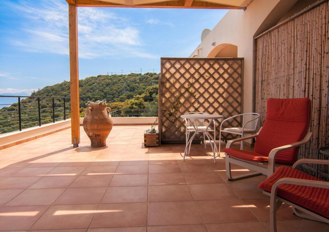 Villa Dio Petres Kroustas Esterno foto