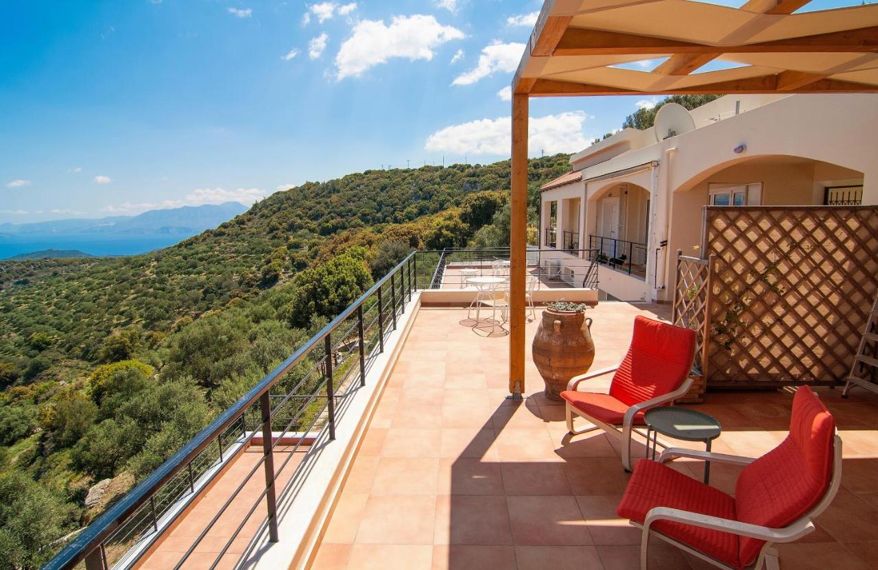 Villa Dio Petres Kroustas Esterno foto