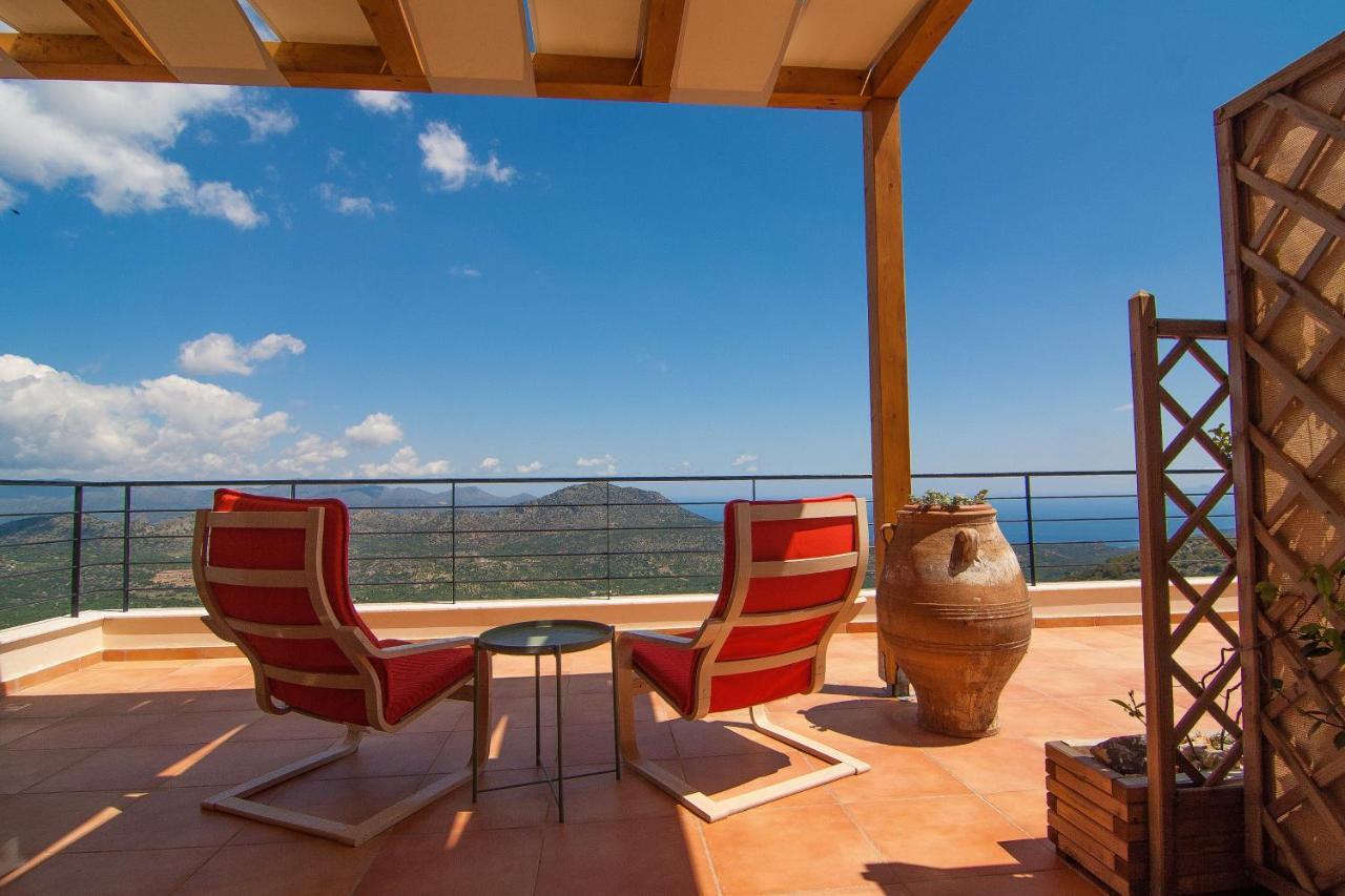 Villa Dio Petres Kroustas Esterno foto
