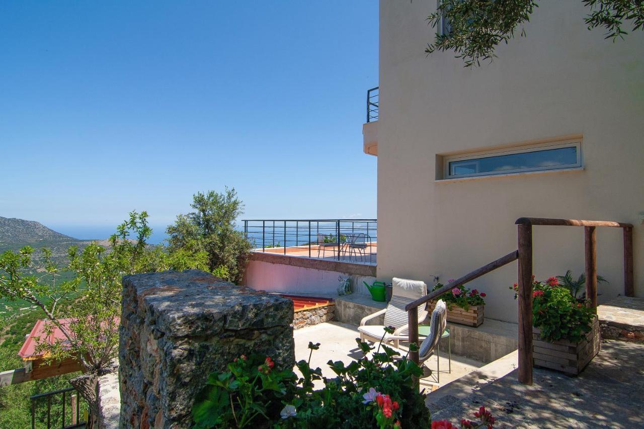 Villa Dio Petres Kroustas Esterno foto