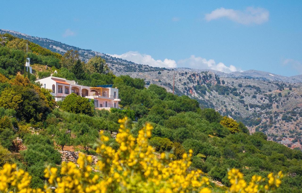 Villa Dio Petres Kroustas Esterno foto